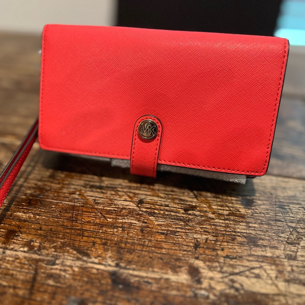 MICHAEL KORS PHONE WRISTLET
